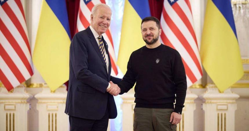 Biden visitoacute Kiev sin previo aviso en viacutesperas del aniversario de la guerra