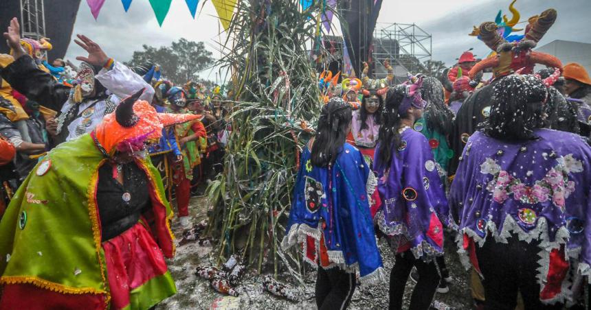 Reacutecord en Carnaval- 3 millones de turistas viajaron por el paiacutes en el fin de semana largo