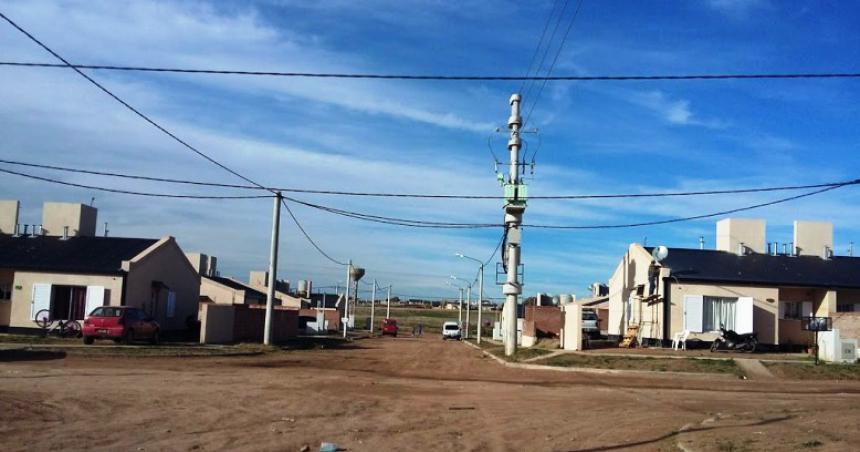 Piedrazos en el techo y en los portones los ataques que sufren vecinos del ARA San Juan