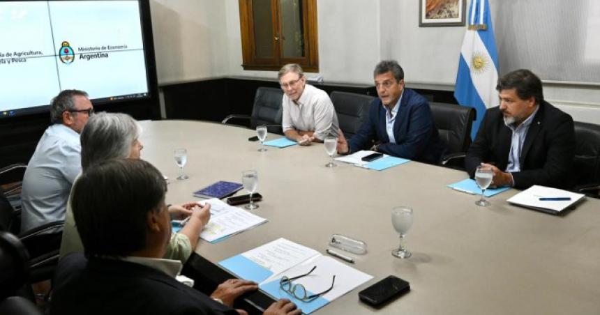 El Gobierno invertiraacute maacutes de 1000 millones para reforzar los controles por la gripe aviar