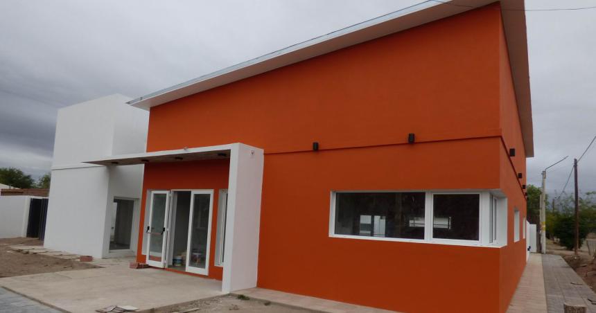 Puelches cumple antildeos e inaugura el edificio del Cumeleacuten