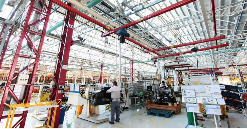 Seguacuten la UIA la industria crecioacute 65-en-porciento- en 2022 y completoacute dos antildeos seguidos de mejora