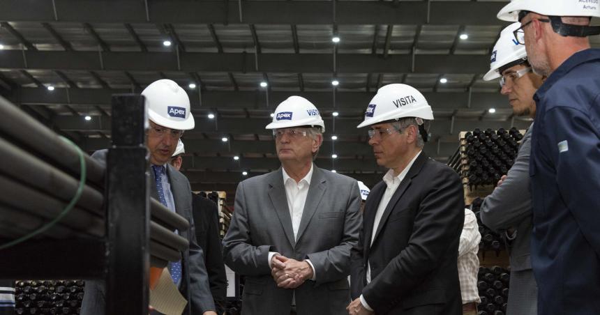 Ziliotto y el presidente de YPF visitaron la planta de APEX