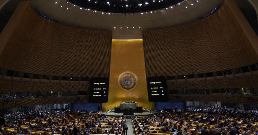 La Asamblea General de la ONU exigioacute la retirada de las tropas rusas de Ucrania