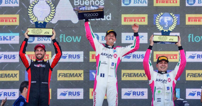 El campeoacuten Perniacutea se llevoacute la primera del antildeo del TC2000