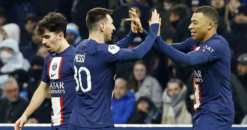 Messi y Mbappeacute le dieron una victoria clave al PSG