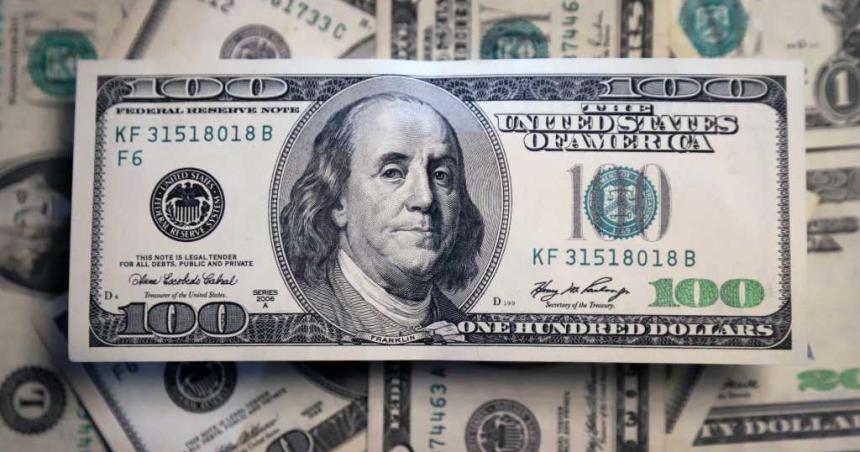 El doacutelar blue cae y se vende a  377