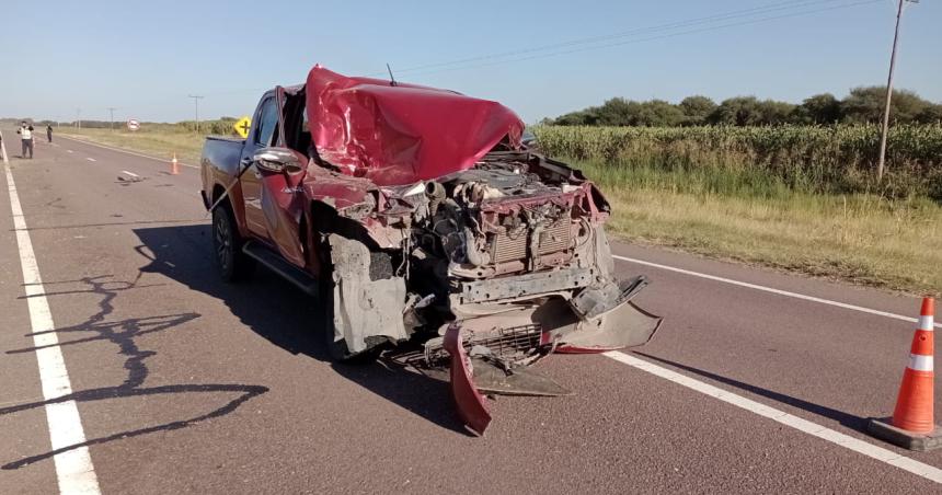 Camioneta embistioacute de atraacutes a un camioacuten en la Ruta 188