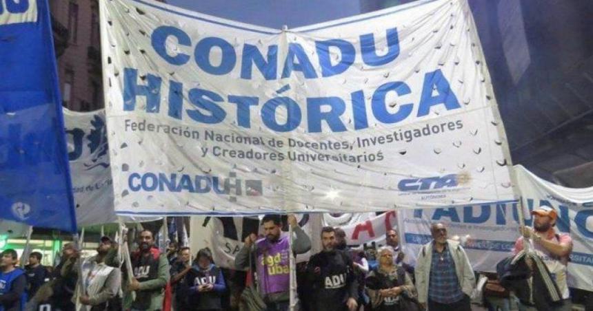 Sin respuesta en la paritaria docentes de la UNLPam se movilizan