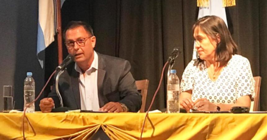 Escuela de oficios y recategorizaciones dos anuncios de Sabarots en General Acha 