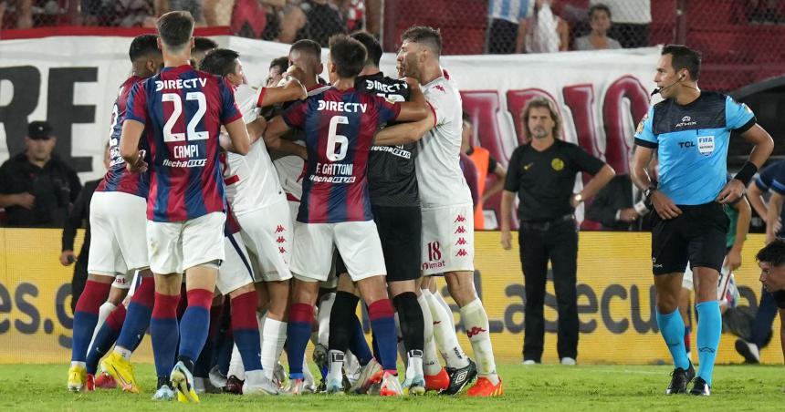 Huracaacuten y San Lorenzo igualaron en un claacutesico caliente