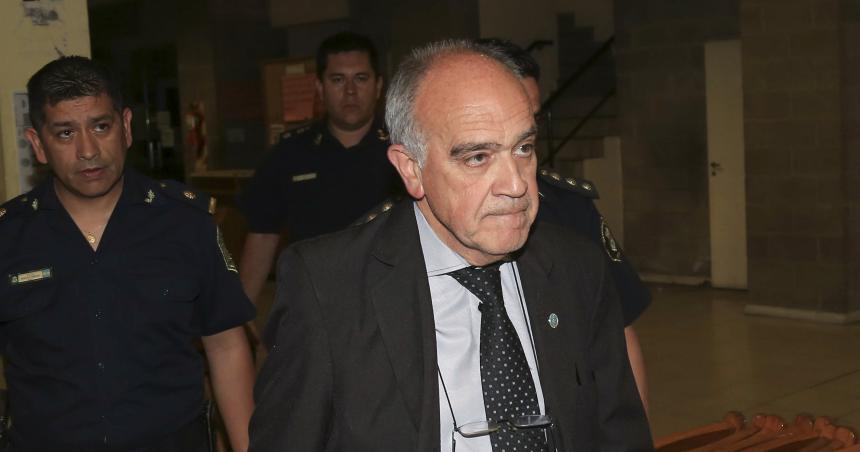 El jury de enjuiciamiento destituyoacute e inhabilitoacute al juez Carzoglio