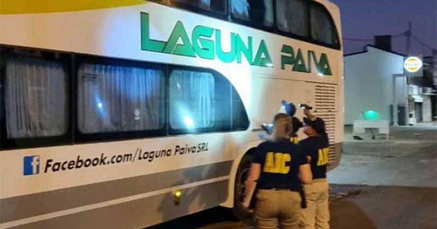 Santa Fe- atacaron a balazos a un colectivo que trasladaba agentes penitenciarios a una caacutercel