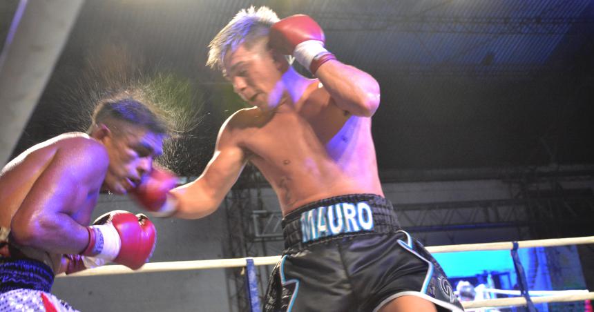 Perouene no dejoacute dudas en la vuelta del boxeo a San Martiacuten