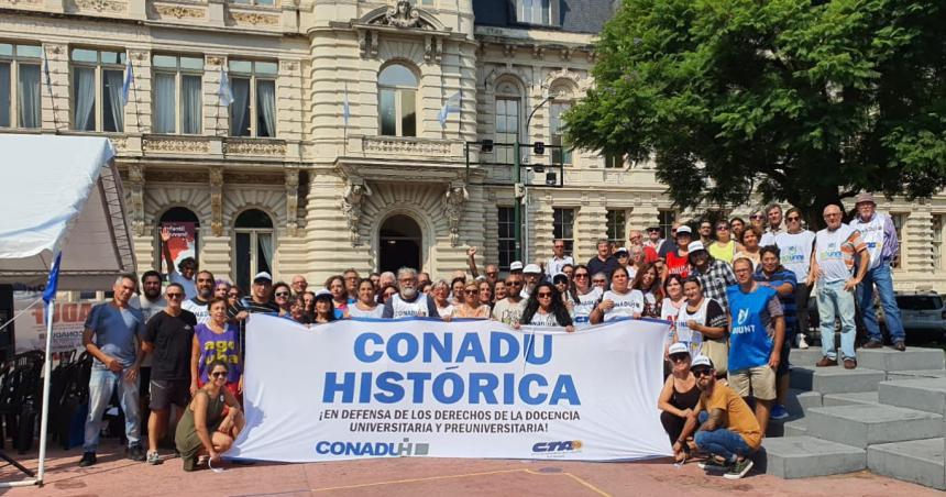 Arrancoacute una semana de medidas de fuerza de CONADU Histoacuterica