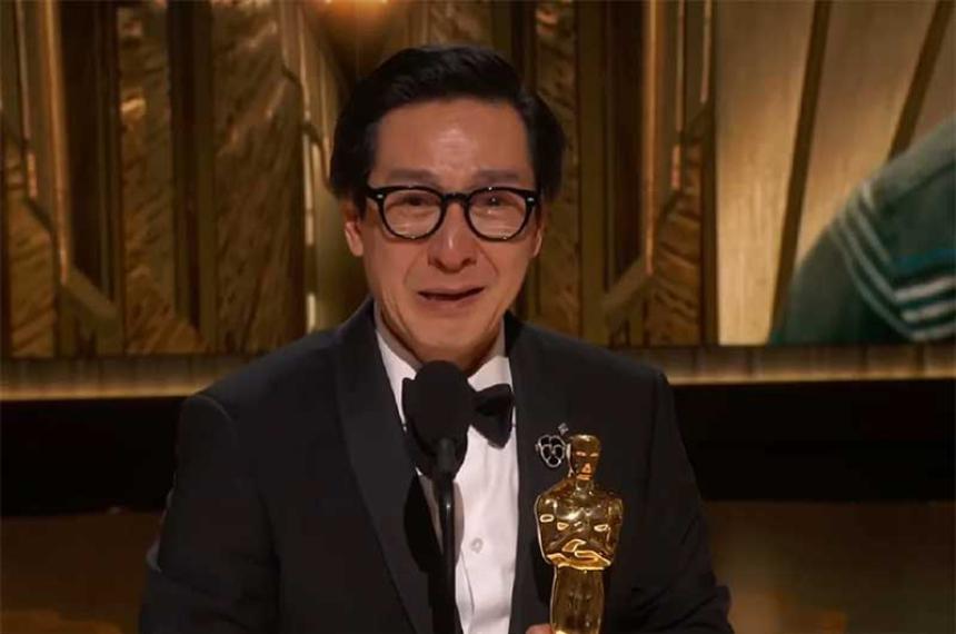 La historia de Ke Huy Quan el actor que se consagroacute en los Oscar 2023