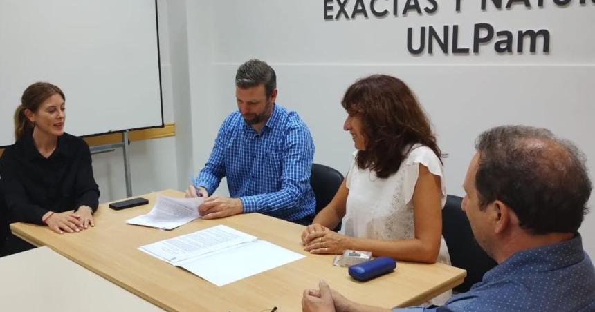 Dictaraacuten diplomatura en Procesos Hidrocarburiacuteferos