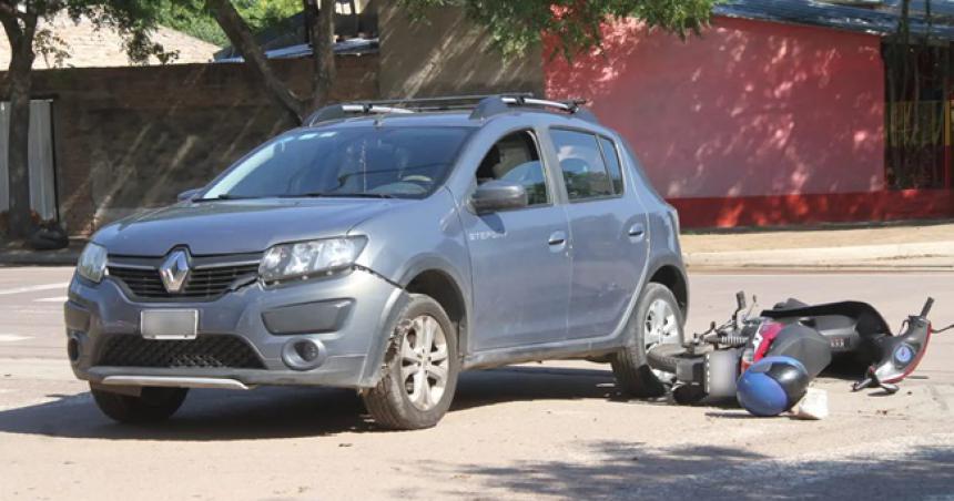 Una bebeacute y su mamaacute hospitalizadas por un choque en Pico