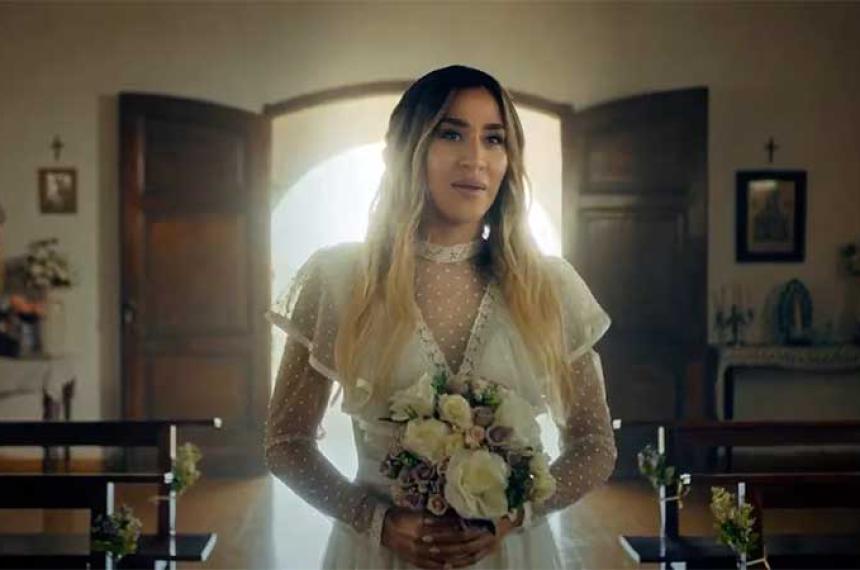 Jimena Baroacuten lanzoacute el videoclip de Los Locos inspirado en una fuerte experiencia personal