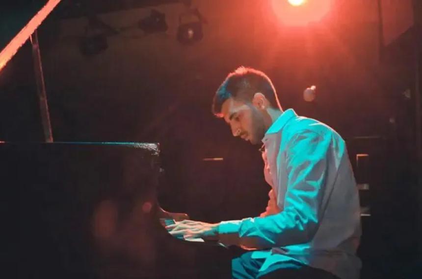 Muacutesica Argentina para piano en el Medasur