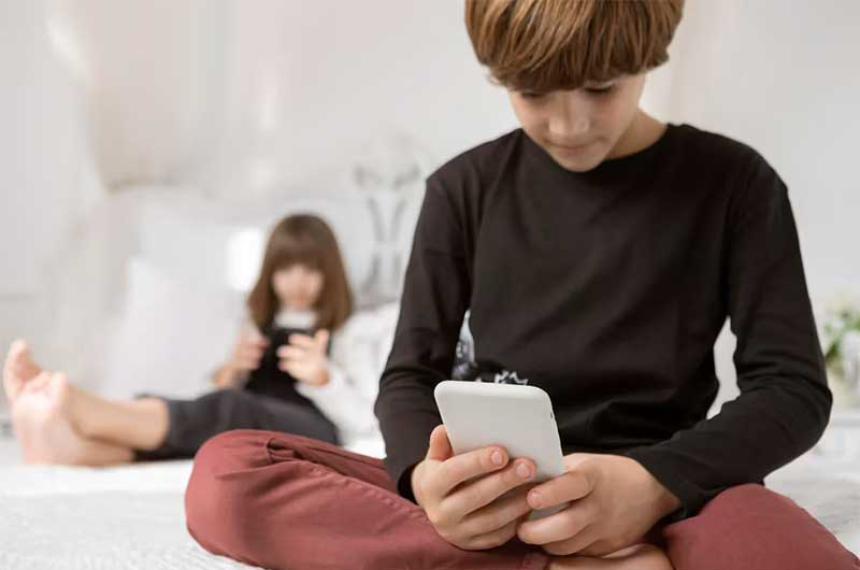 Aplicaciones que usan los nintildeos para ocultar lo que hacen en el celular