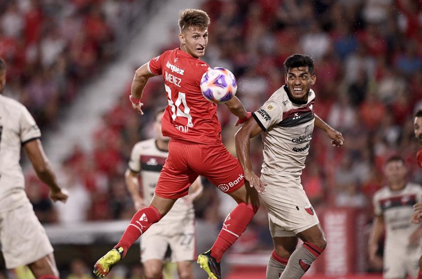 Independiente y Coloacuten igualaron en un partido increiacuteble