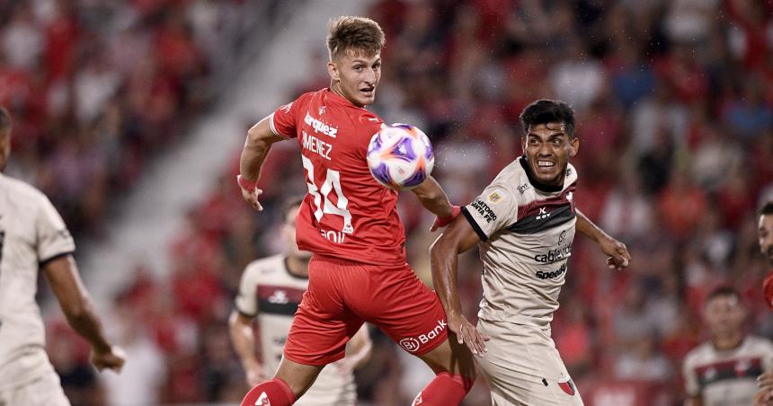 Independiente y Coloacuten igualaron en un partido increiacuteble