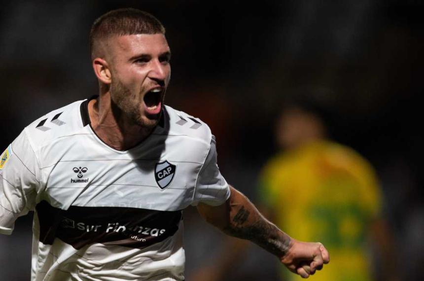 Platense ganoacute con otro gol del macachinense Servetto