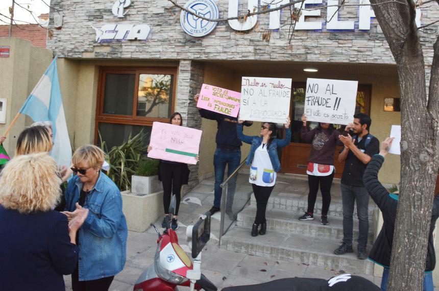 Renuncioacute y se desafilioacute de UTELPa- dijo que fui testigo del fraude