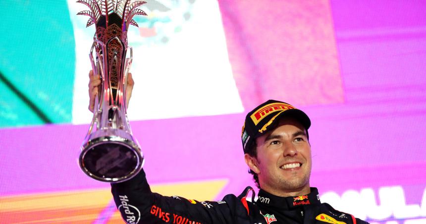 Checo Peacuterez se llevoacute la victoria en Arabia Saudita con 1-2 para Red Bull