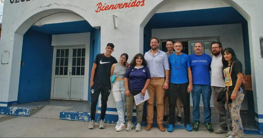 Di Naacutepoli visitoacute el club Penales