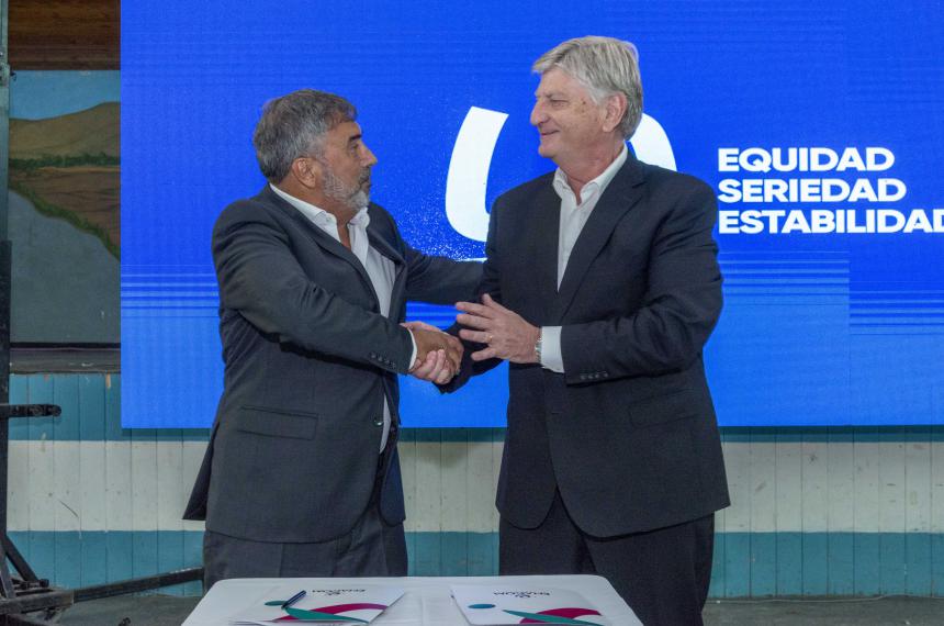 La Pampa y el ENACOM acordaron financiamiento por 555 millones para la red de fibra oacuteptica