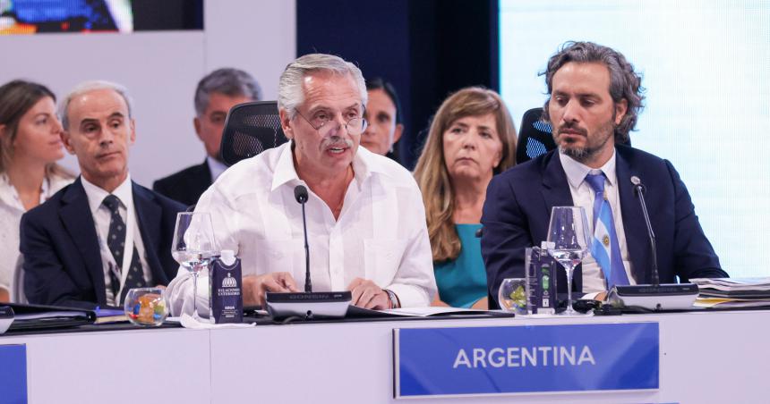 Alberto Fernaacutendez pidioacute un mayor esfuerzo para combatir el cambio climaacutetico- Somos todos pasajeros de un mismo barco