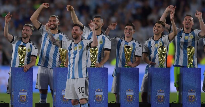 Argentina alcanzoacute el primer puesto en el ranking FIFA