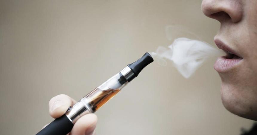 El Ministerio de Salud prohibioacute los inhaladores electroacutenicos de tabaco