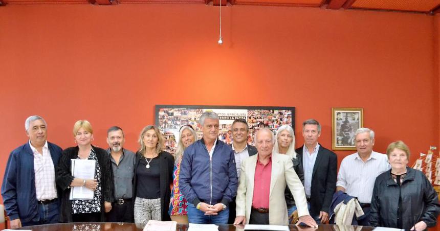Realizaron un acto de reparacioacuten a trabajadores legislativos cesantedos