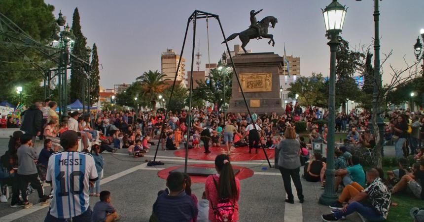 Destacan las ventas durante la Feria del Artesano