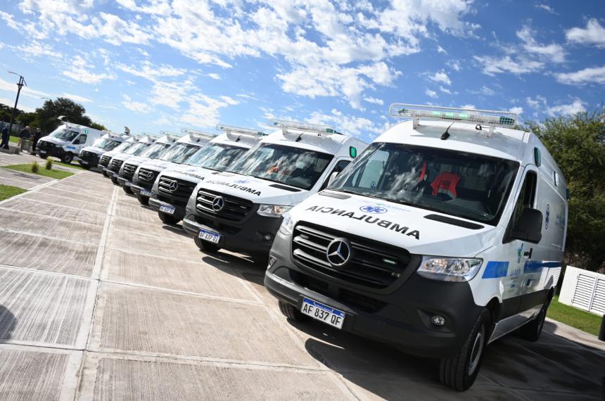 Entregaron 17 nuevas ambulancias- la inversioacuten es permanente