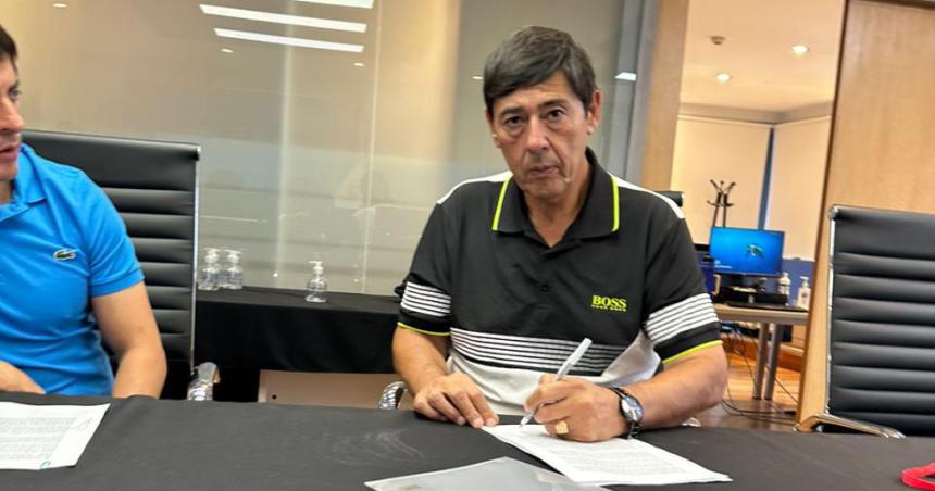Petroleros- firmaron un acuerdo y finalizoacute el conflicto en El Corcobo
