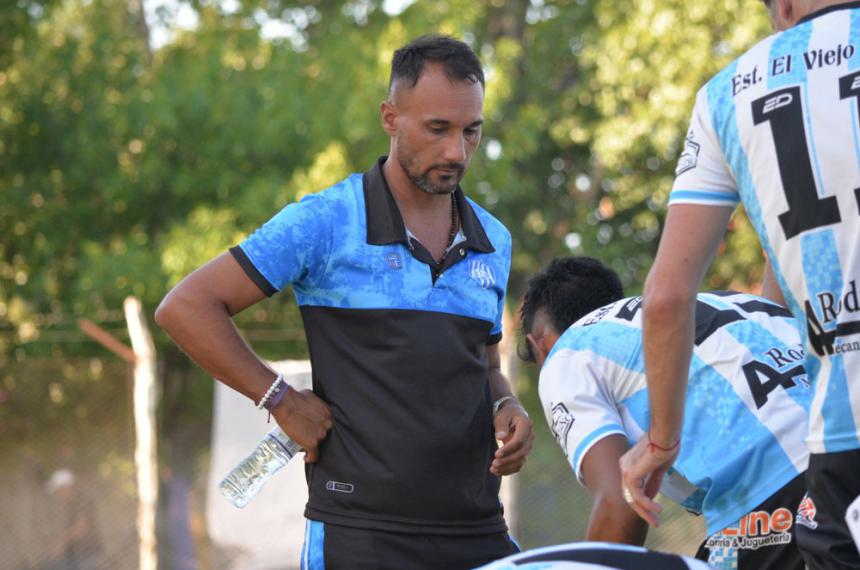Cristian Savarese dejoacute de ser el DT de Winifreda