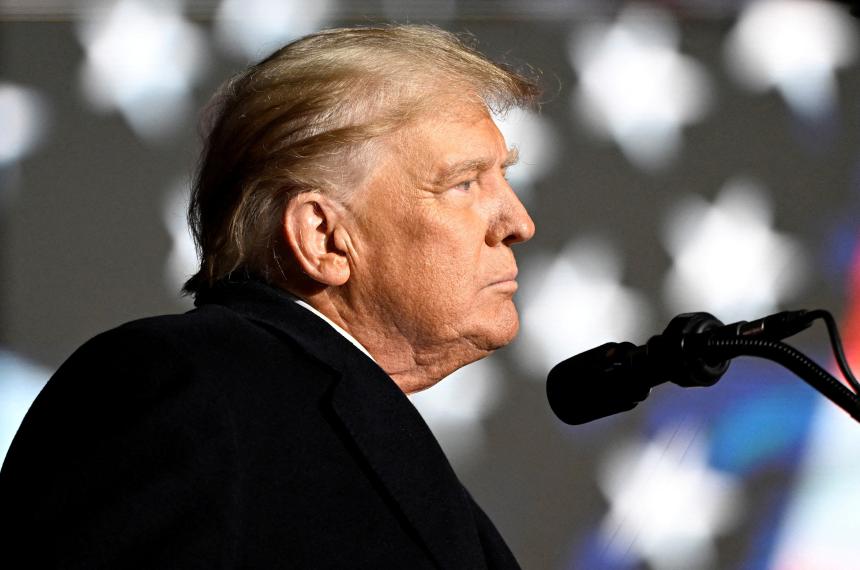 Imputaron a Trump por pagar un soborno a una actriz porno