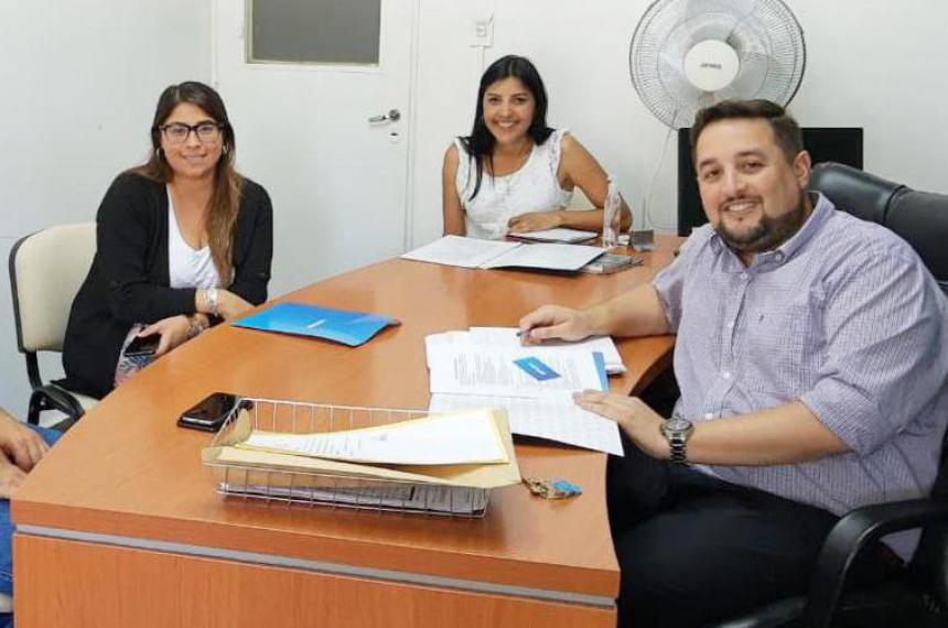 Renuncioacute la directora de Nintildeez municipal