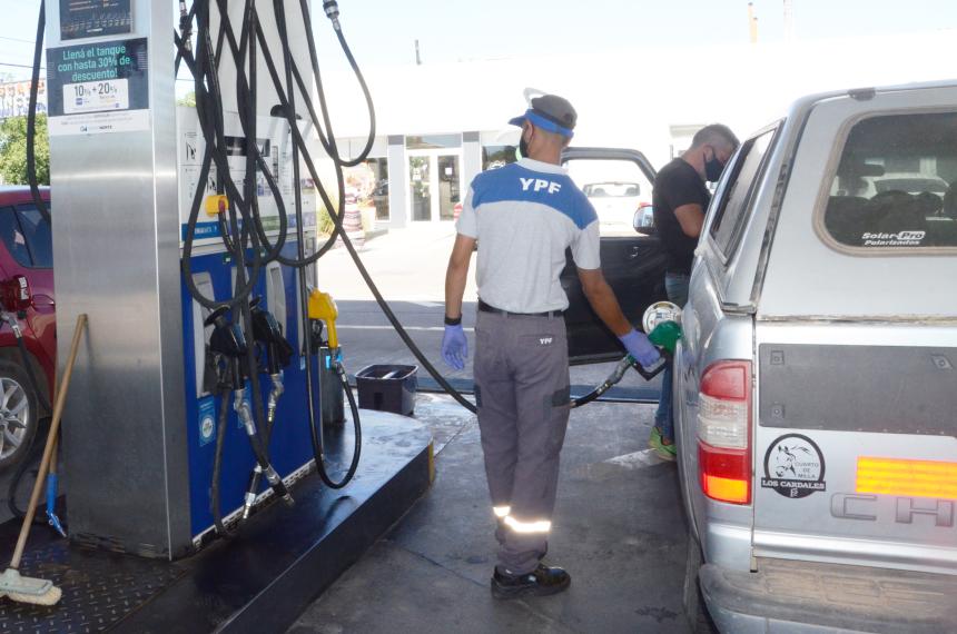 Combustibles- el Gobierno prorrogoacute la actualizacioacuten de impuestos para evitar un nuevo aumento
