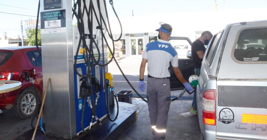Combustibles- el Gobierno prorrogoacute la actualizacioacuten de impuestos para evitar un nuevo aumento