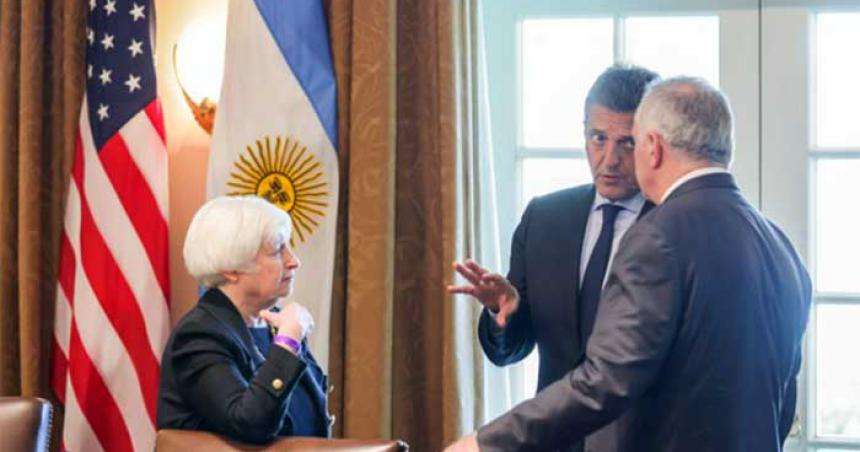 Las exigencias del FMI para reducir la meta de acumulacioacuten de reservas