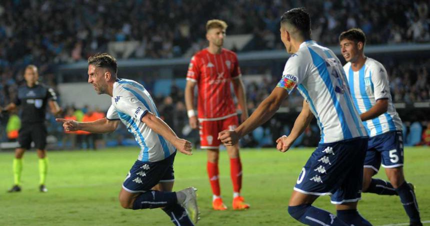 Racing ganoacute con un gol de taquito de Hauche