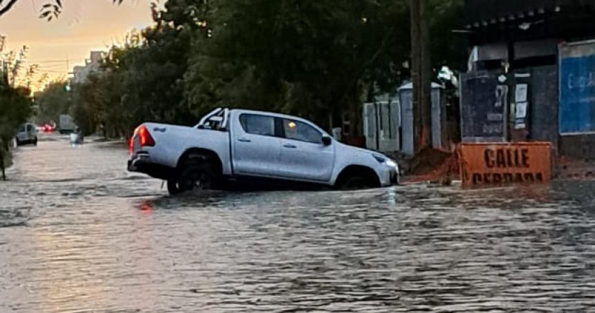 La tormenta tambieacuten provocoacute inundaciones en Santa Rosa- fotos y videos