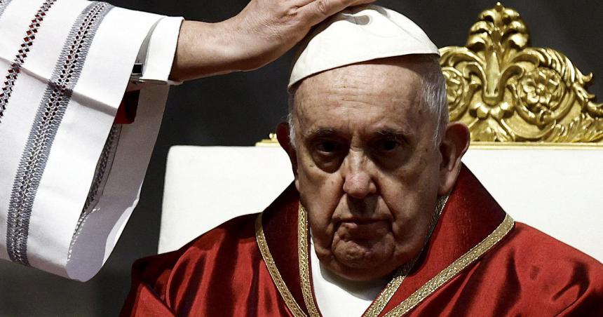 El Papa no participoacute del tradicional Viacutea Crucis en Roma