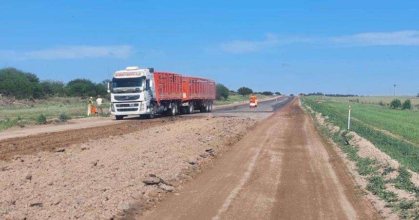 Invierten maacutes de 6000 millones en la pavimentacioacuten de la Ruta 18