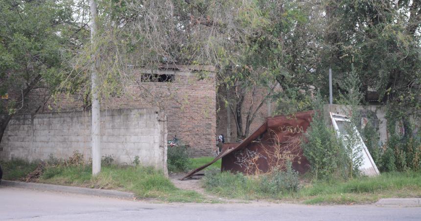 Reclamos de vecinos por espacios usurpados